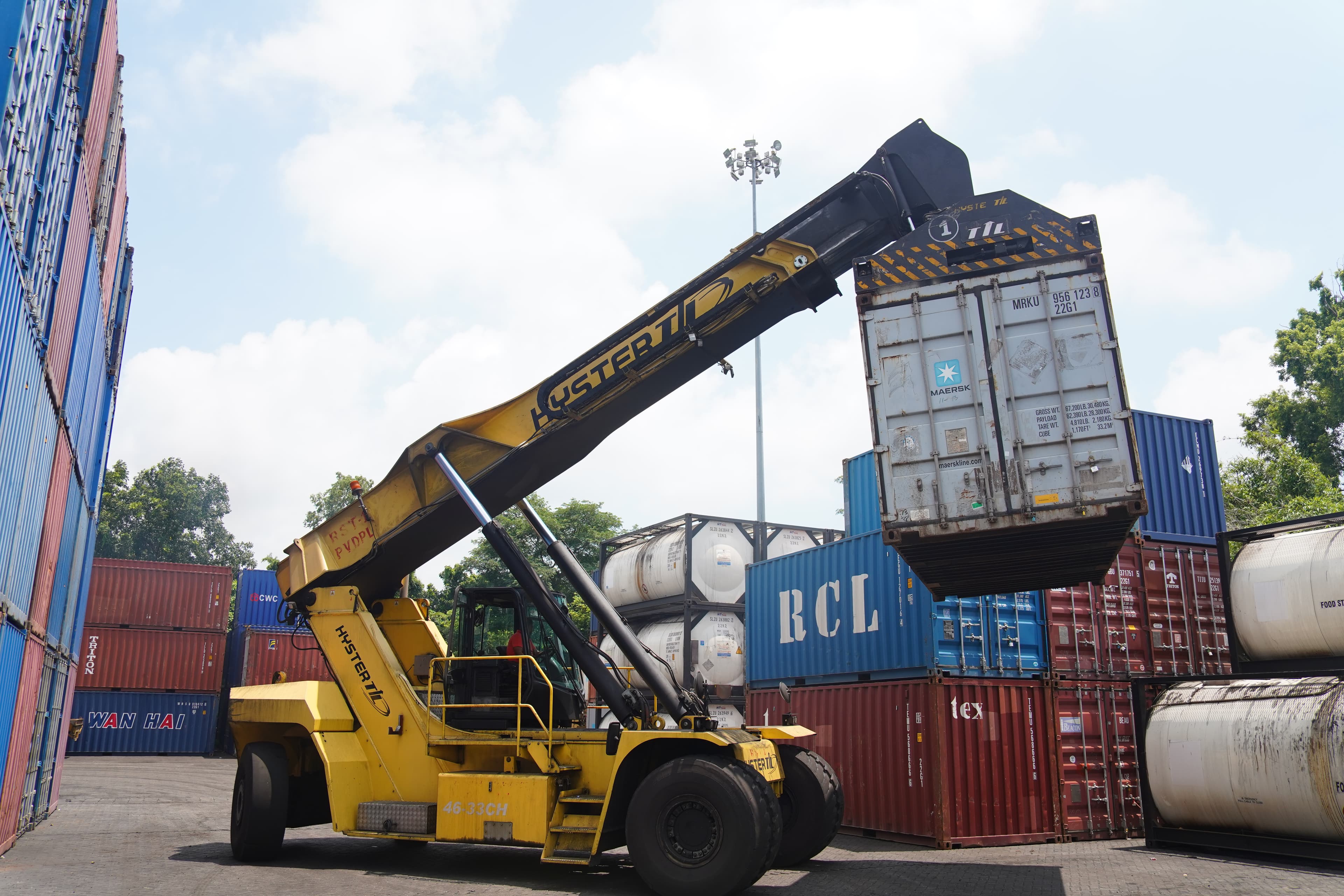 Global logistics offers